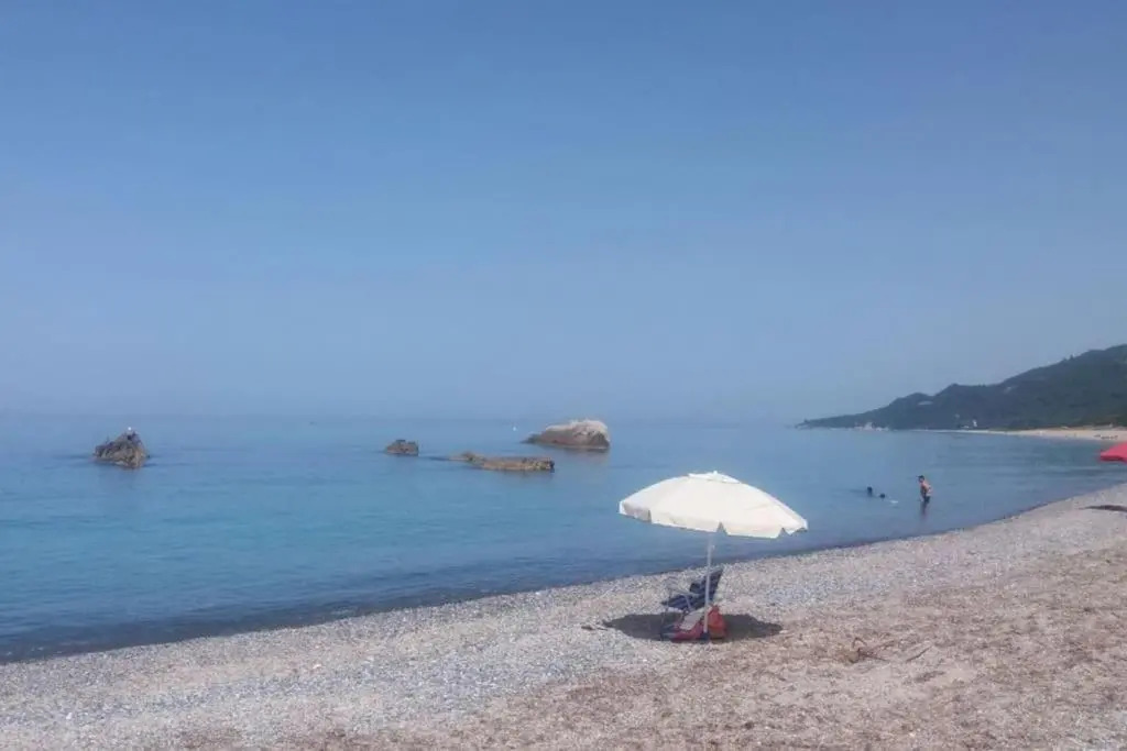 Chara’s family residence with garden for 4 persons KASTROSIKIA - PREVEZA