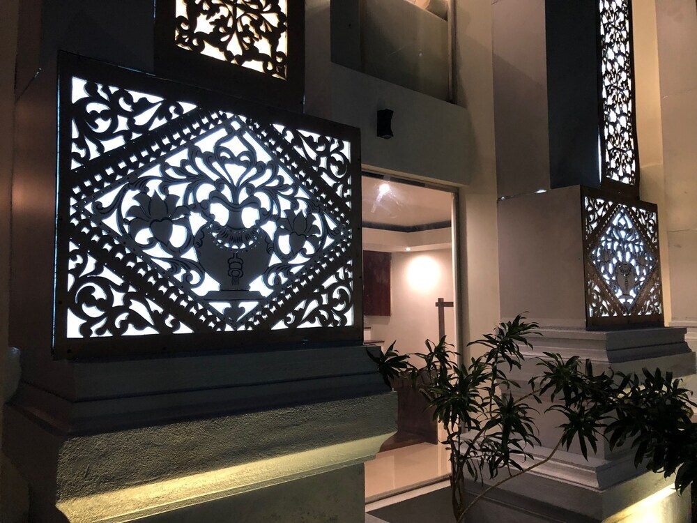 Rivendell Hotel