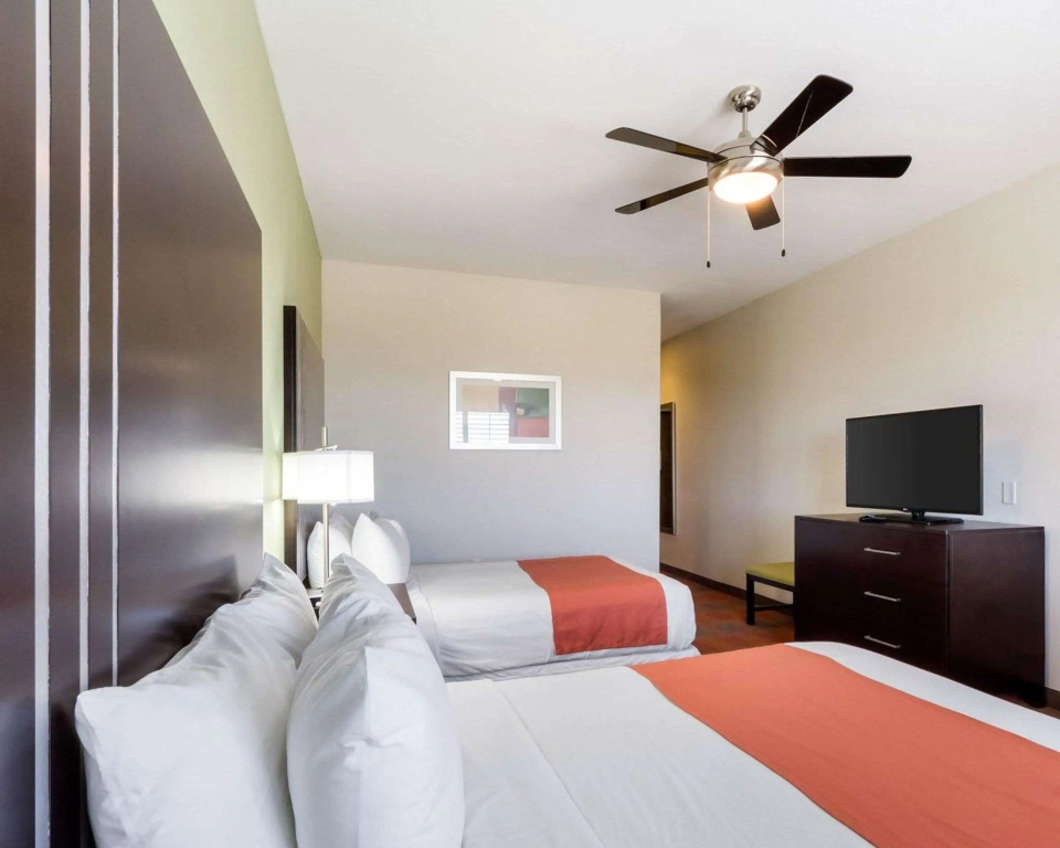 Garner Hotel Victoria - East by IHG