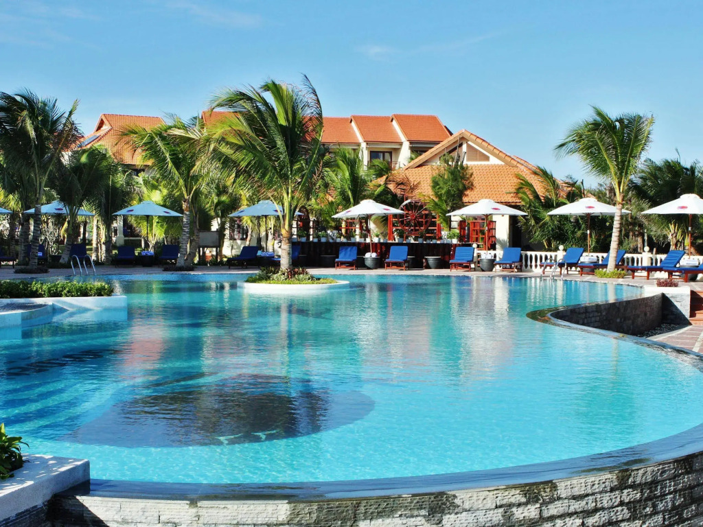 Golden Coast Resort & Spa