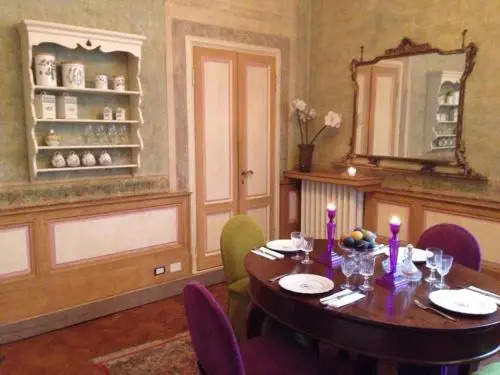 Luxury Apartments by Palazzo Portinari Salviati
