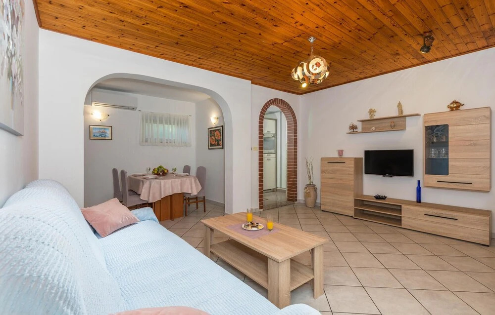 Awesome Apartment in Zambratija With Wifi and 2 Bedrooms
