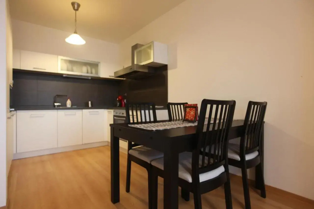 Koloseo residence. Free parking. Lake view.