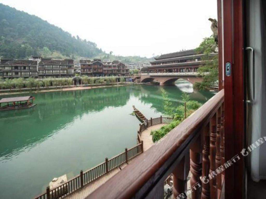 Come Back Tomorrow River View Hostel