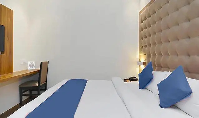 FabHotel Cozy Inn