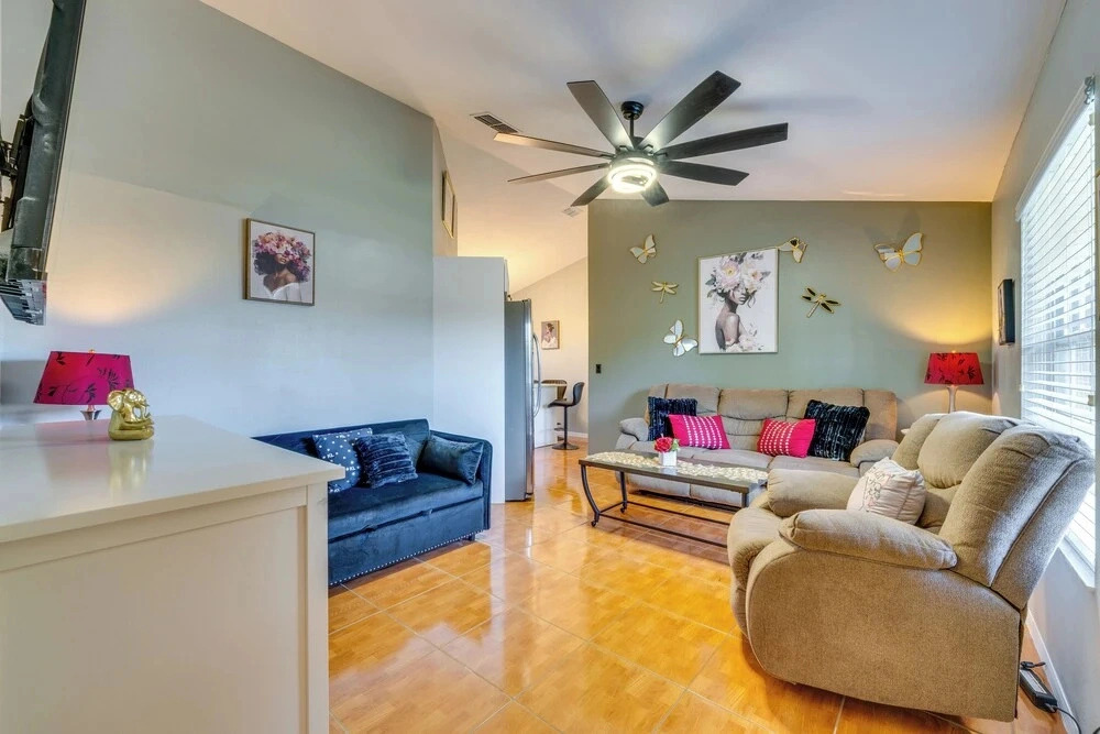 Luxe 4BR Villa Near Disney: Private Pool & Lanai