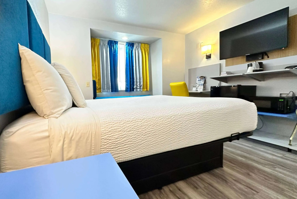 Microtel Inn & Suites by Wyndham Gallup - PET FRIENDLY