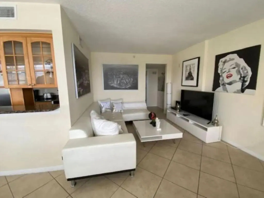 OCEANVIEW LARGE DREAM CONDO WITH 2BD/2B in CLEARWATER BEACH