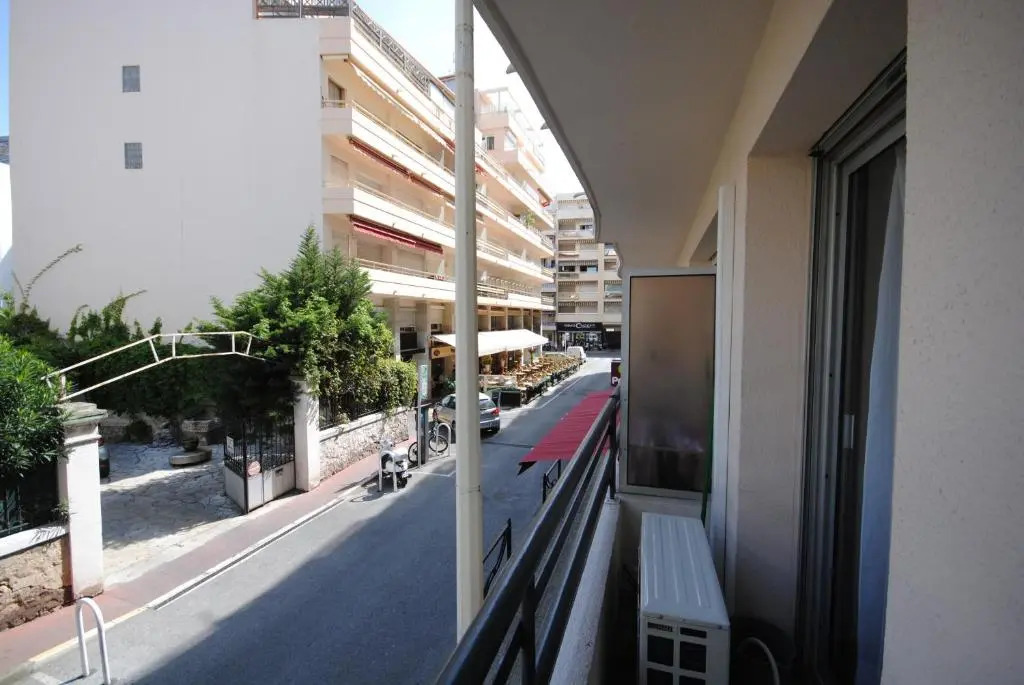 Le Palais Rouaze / Beg4012 / 2p