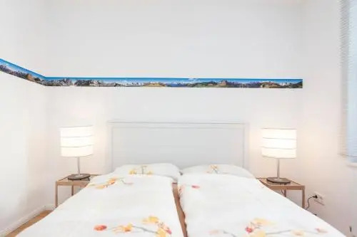 Lofty Torstr Apartments, 4 unique units from 1-3 bedrooms in Mitte, ideal for families & groups, from 2 up to 8 Guests