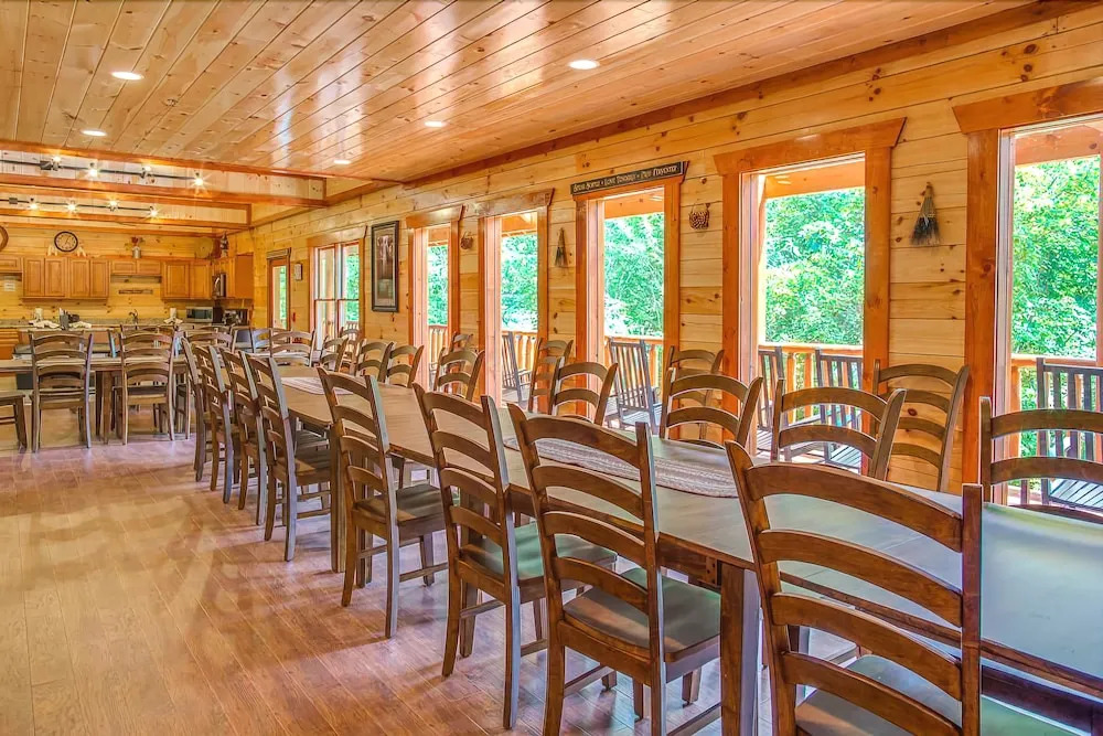 Sherwood Splash Lodge 11 Bedroom Home with Indoor Pool