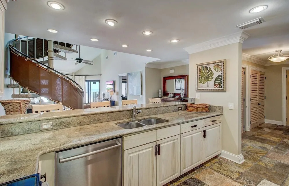 519 Seascape by Avantstay Shared Pool + Views, Incredible Interior Design