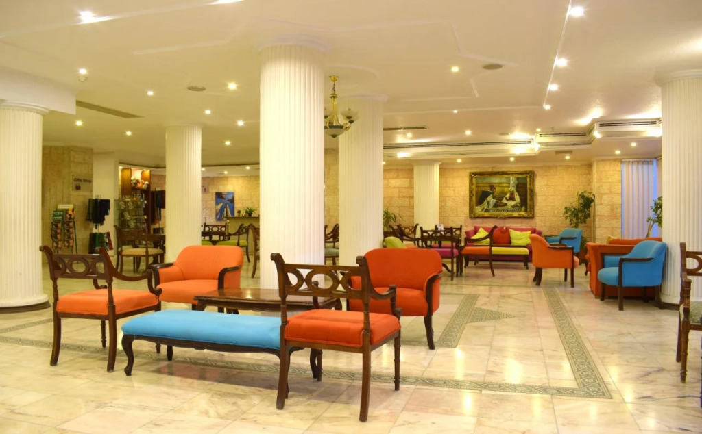 Edom Hotel
