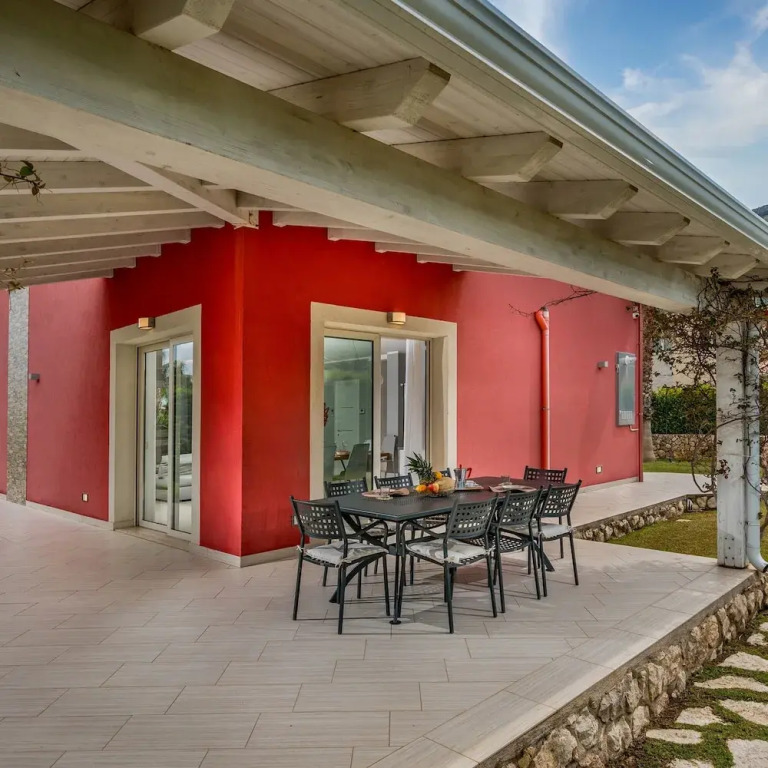 Villa Jacqueline con piscina privata 8 posti letto