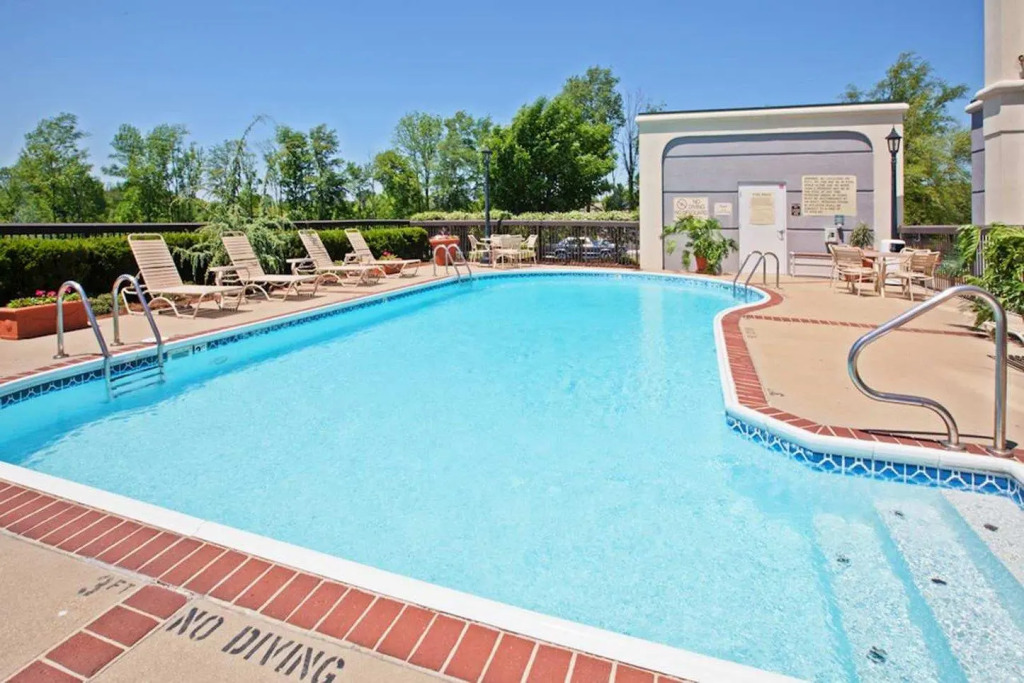 Hampton Inn Louisville Northeast