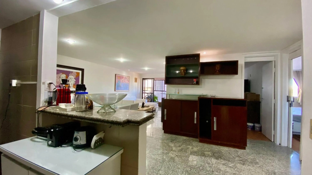 Apartamento vista mar, 2 Suítes, WC Social,2 vagas