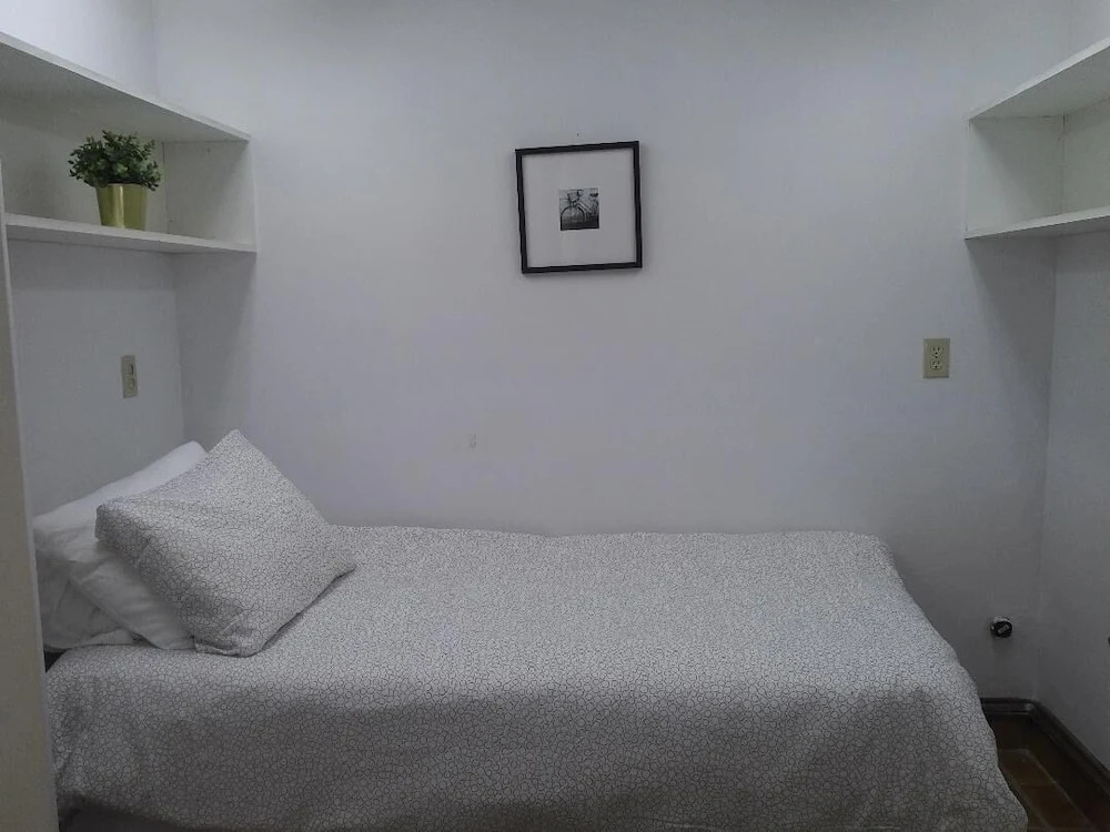 Hamilton Guest House by Elevate Rooms