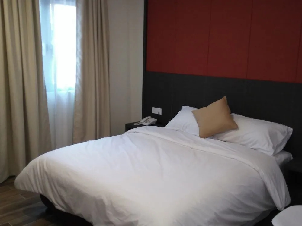Capital O 90574 Hotel Glo