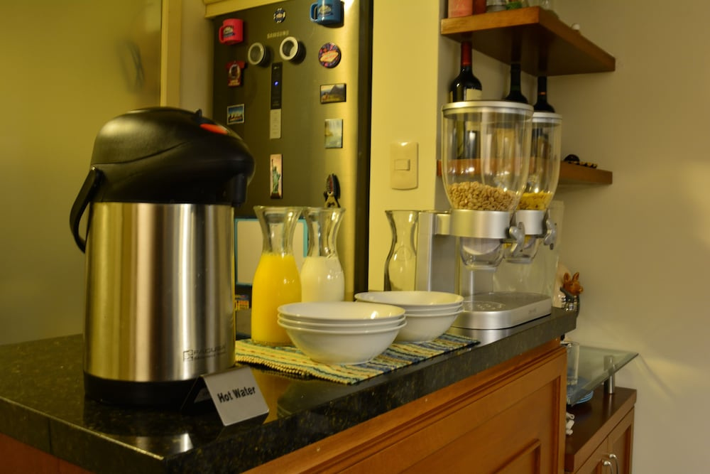 Kangaroo Wasi Airport Bed & Breakfast
