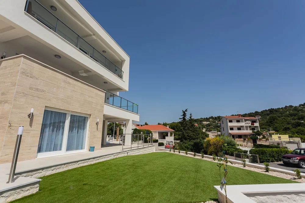 Villa Compass Luxury in a natural bay