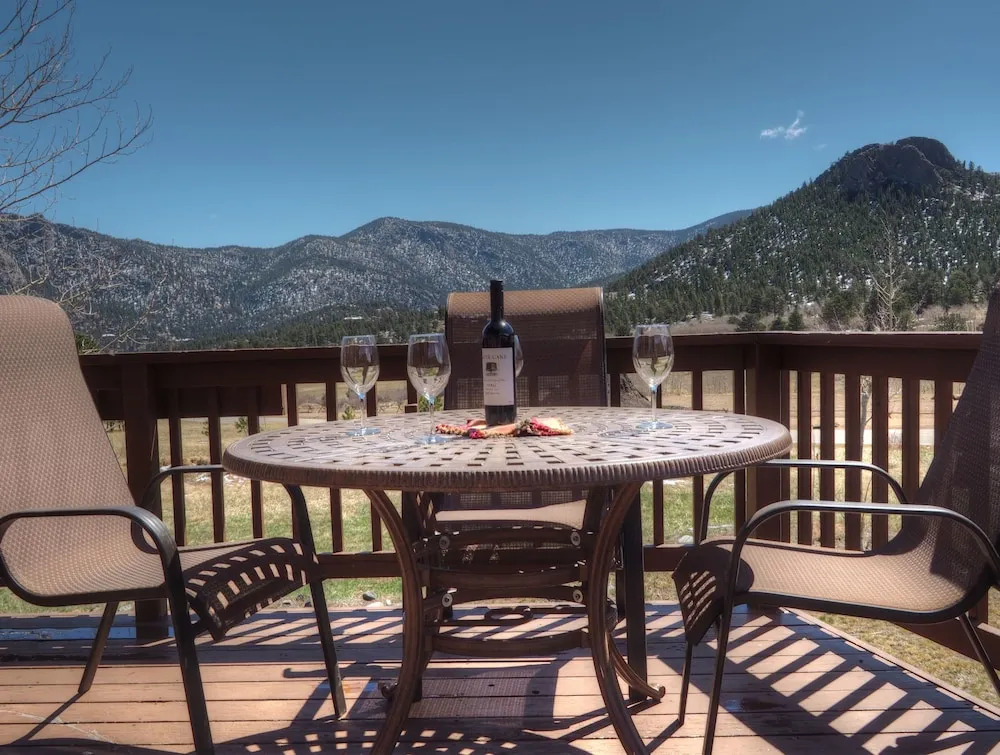 Lily Mountain Lodge - E.V.Reg #3498 - 4 Br Home