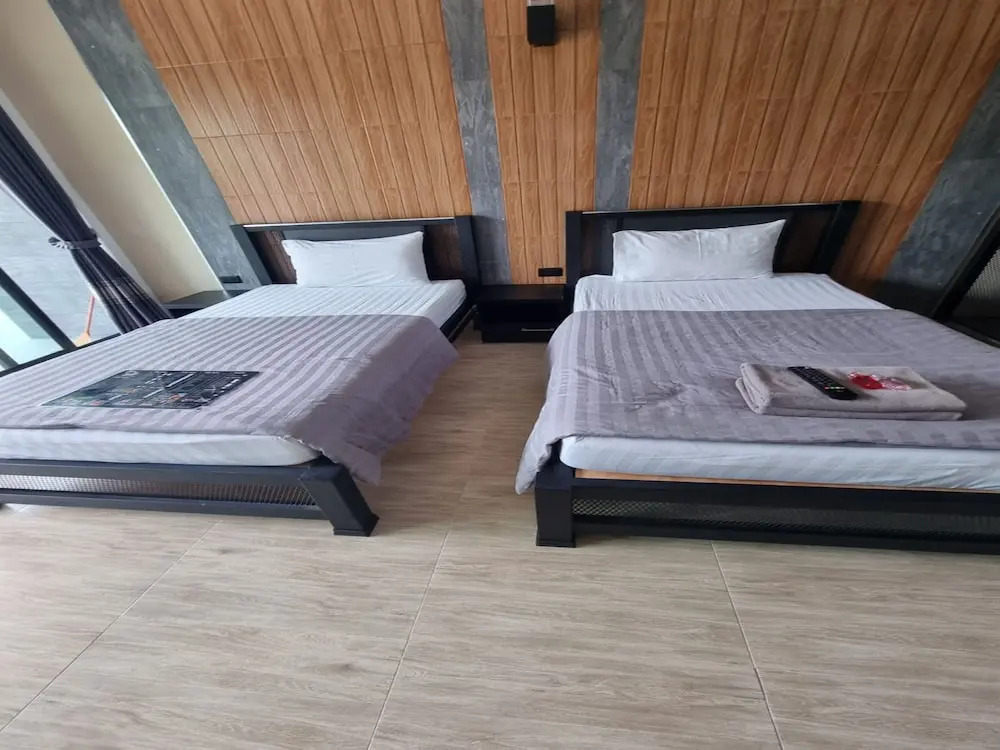 Ratchapruek DC Resort Angthong