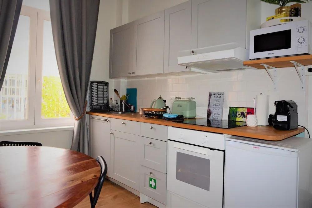 SLEEP INN ANTWERP - Flats & Suites