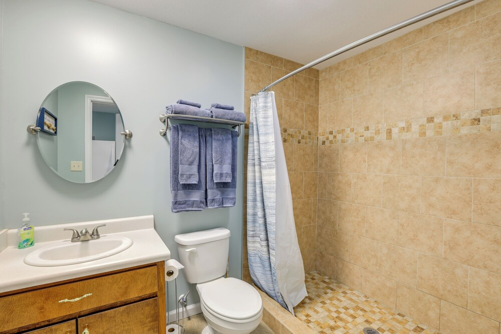 Near Steinhatchee River: Studio w/ Screened Porch!