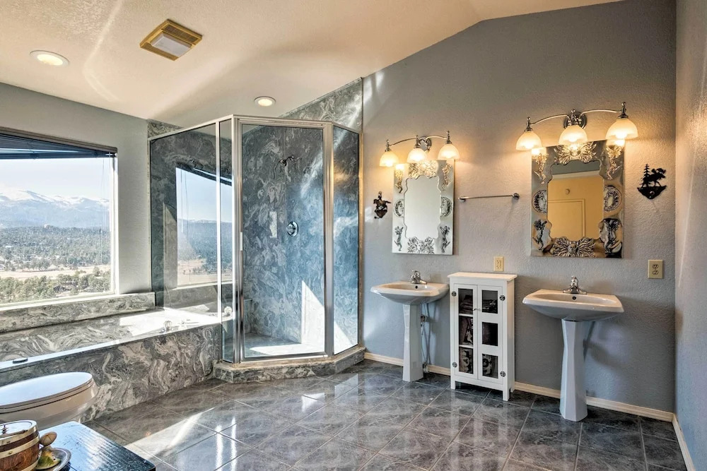 Ruidoso Home w/ Hot Tub, Mtn Views & Game Room!