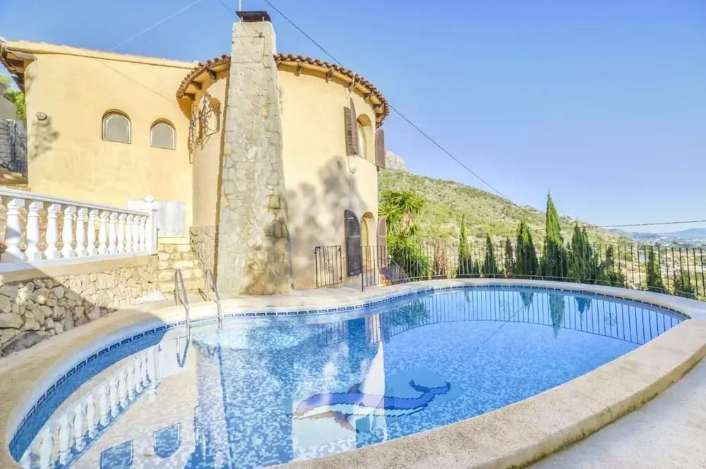 Villa - 4 Bedrooms with Sea views - 104991