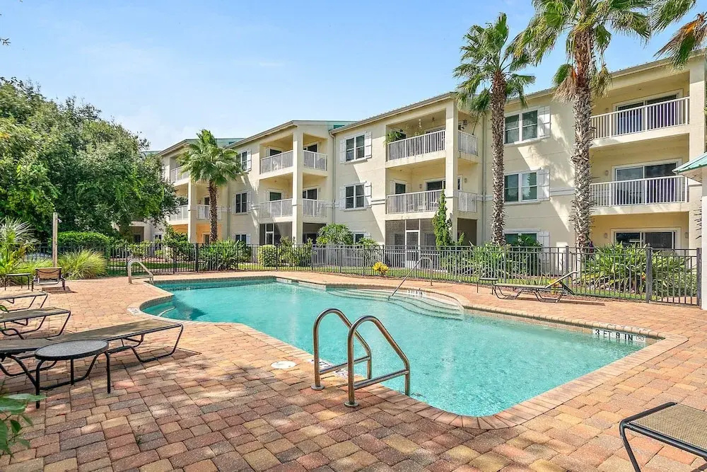 Dog-friendly Vacation Home Close to the Beach With Pool & Screened Porch