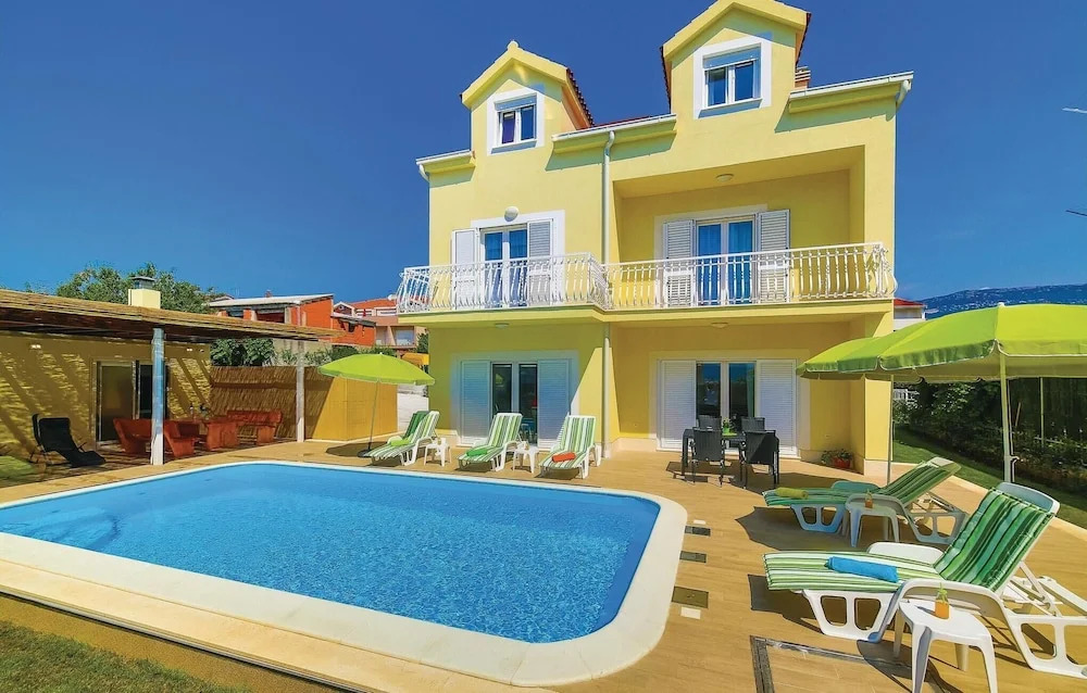 Awesome Home in Kastel Stafilic With Sauna, Wifi and 5 Bedrooms