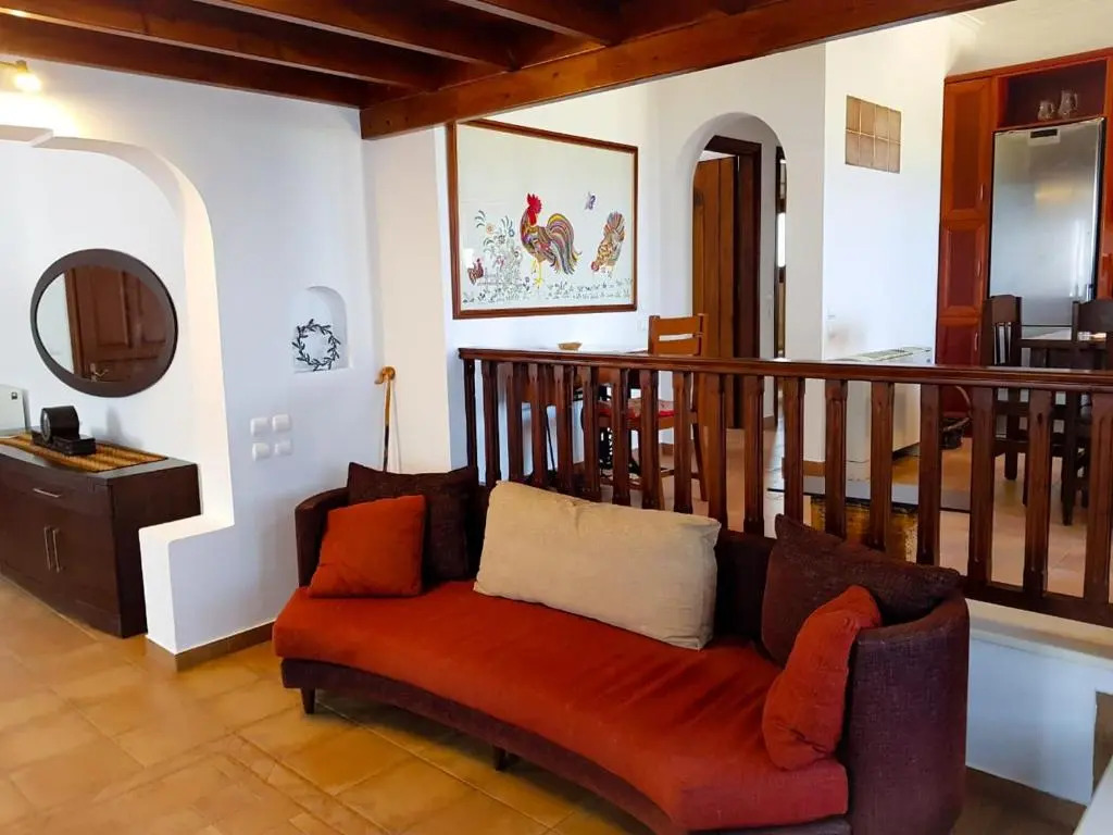 Sunshine house for 9, cozy set up,verandas, sea view.