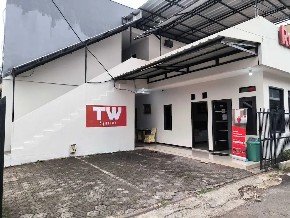 Jl. Gn. Gede No.22