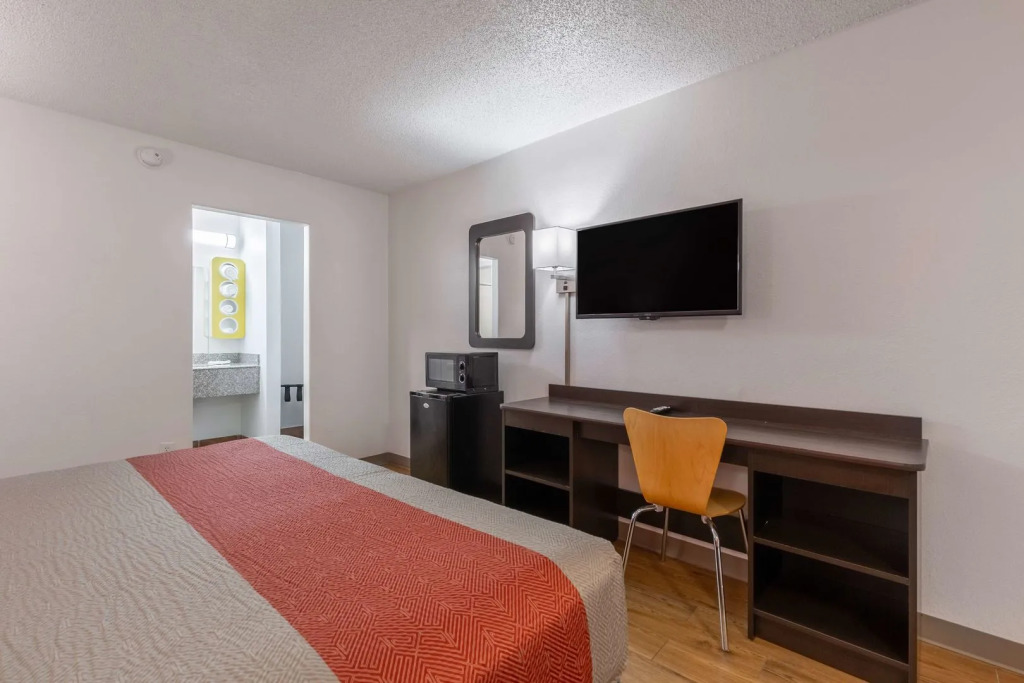 Motel 6-Bryan, TX - University Area