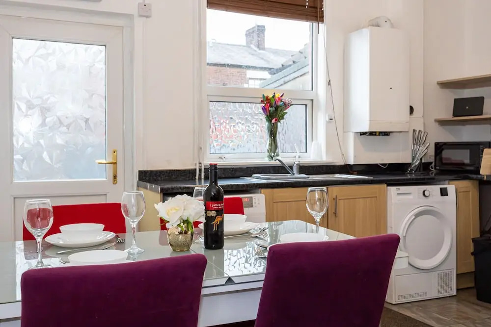 Captivating 2-bed House in Blackburn
