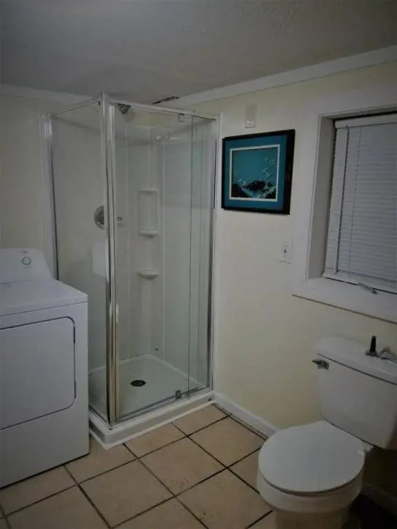 Cheap East Knoxville Basement Studio