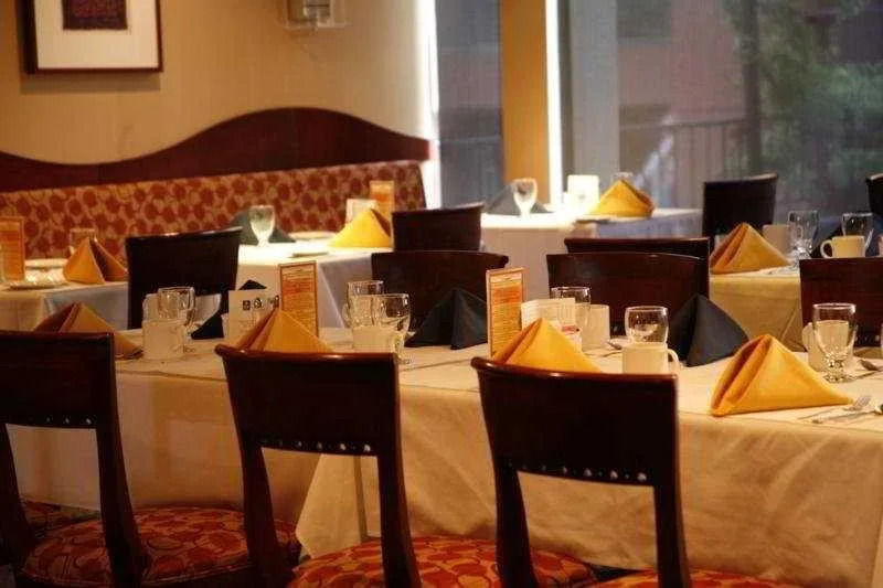 Quality Hotel Downtown-Inn at False Creek