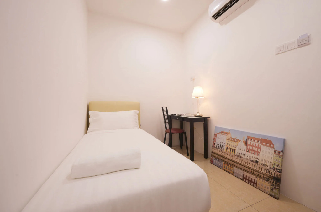 Ipoh Road Hotel