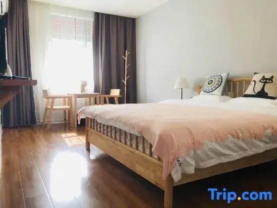 Zhaohuaxisu Hotel(Guilin Central Square Two Rivers and Four Lakes Store)