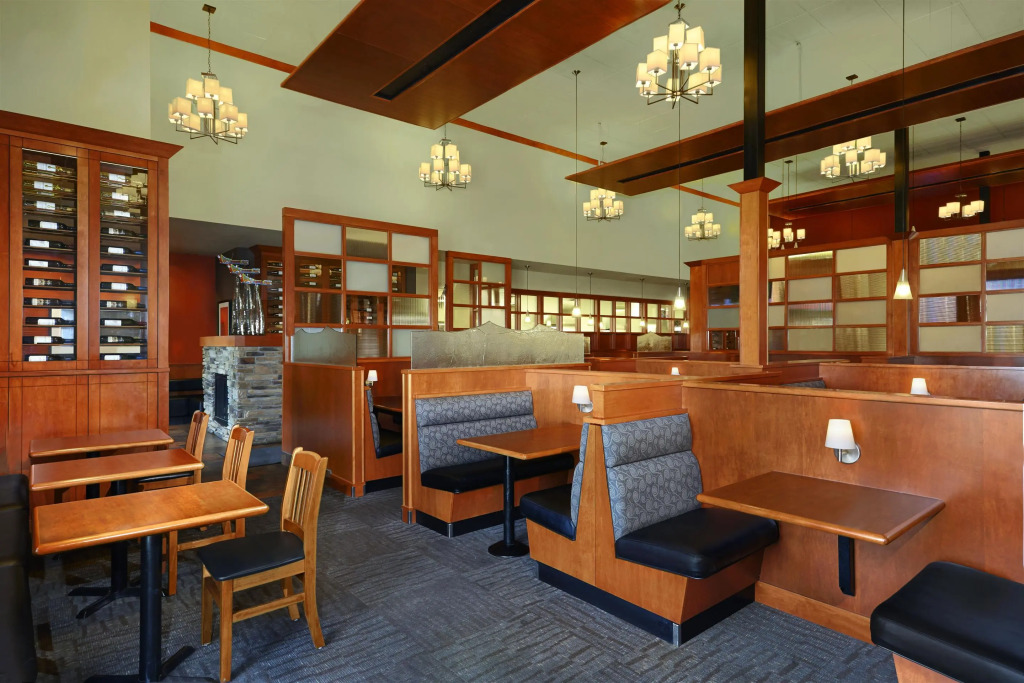 Four Points by Sheraton Edmonton Gateway