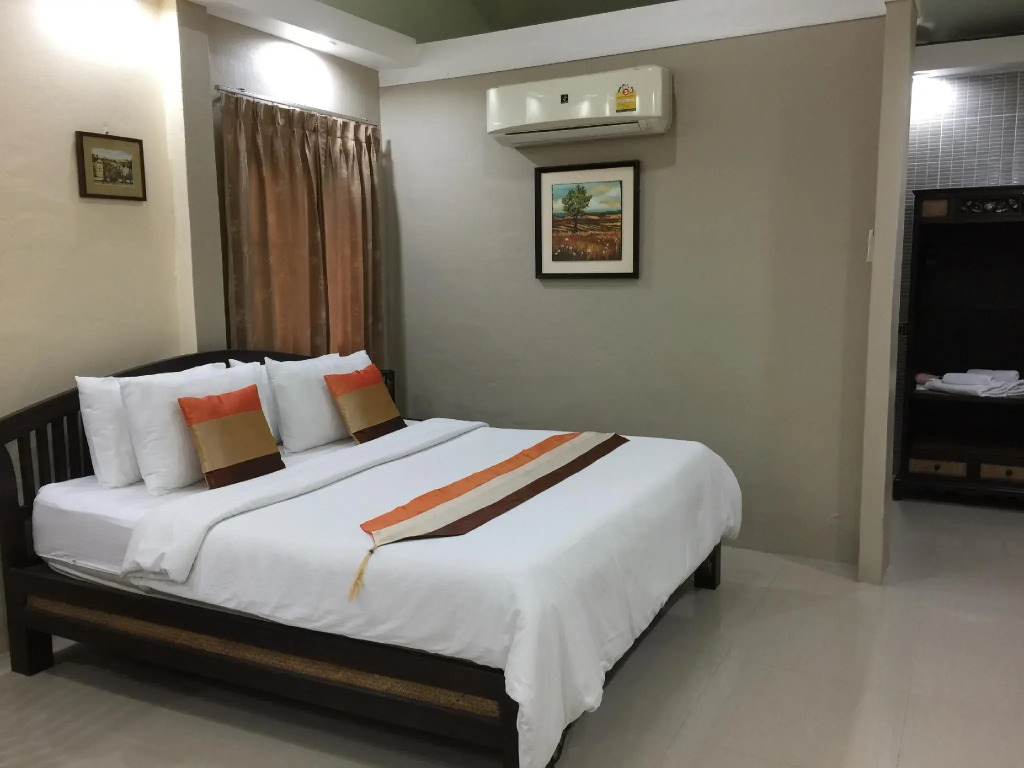 Q Zone Boutique House