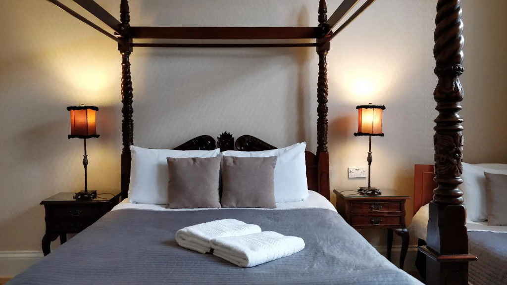 The Lairg Hotel