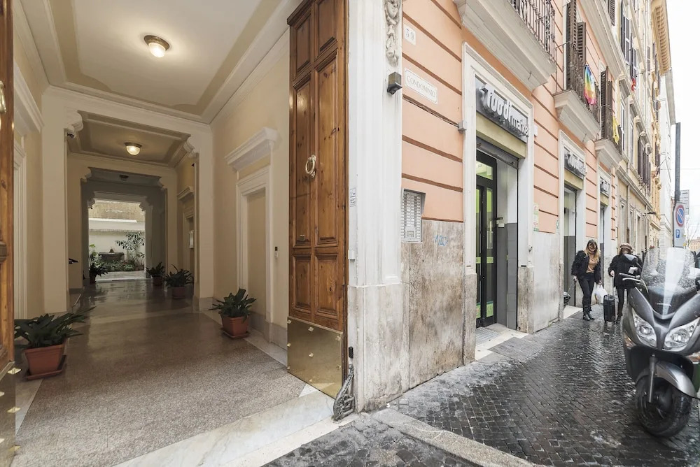 Vittorio Emmanuele & Colosseo Studio