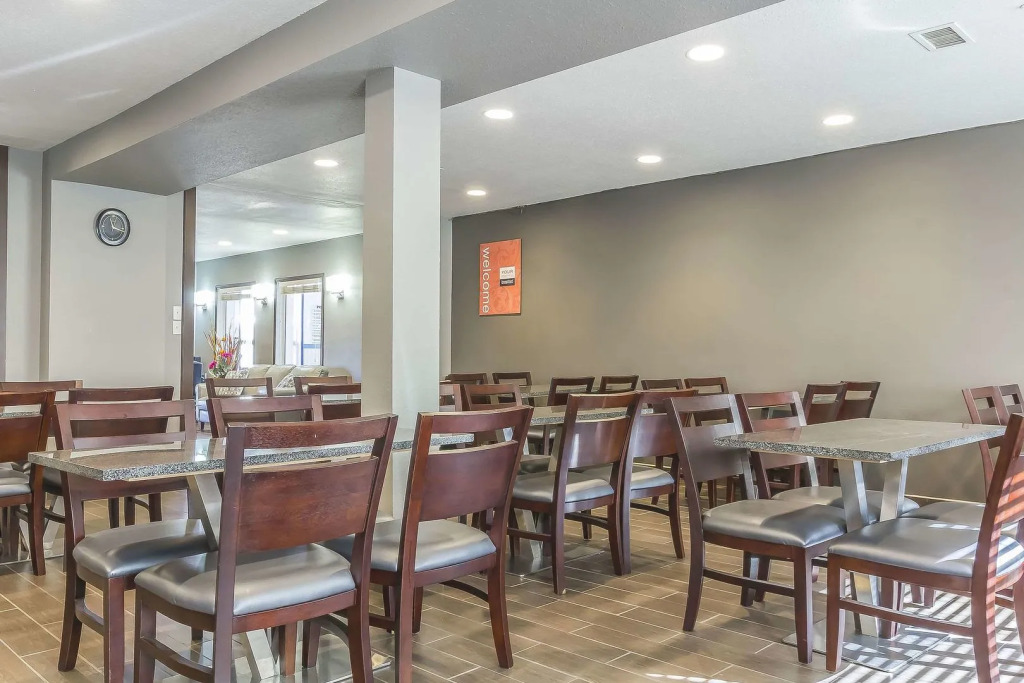 Comfort Inn & Suites