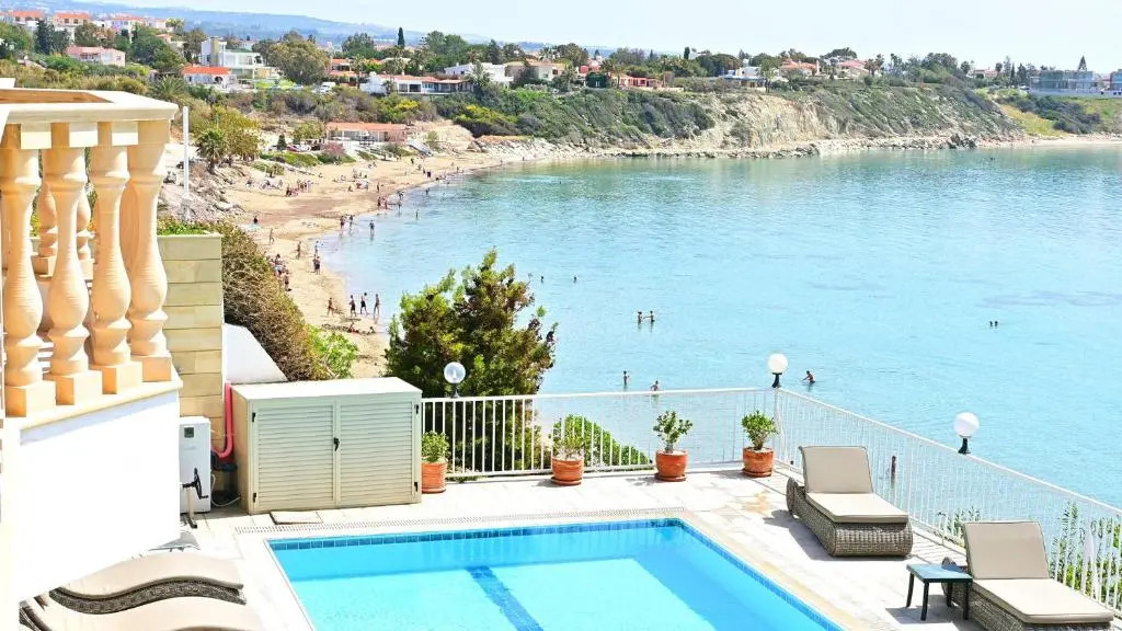 Katina Beach Villa