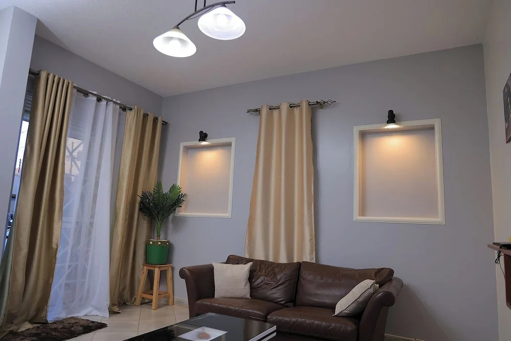 Najjera, Kampala 1bed With Balcony, Wifi & Parking