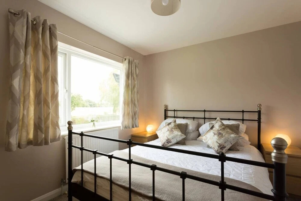 The Farm House Apartment + Free Parking