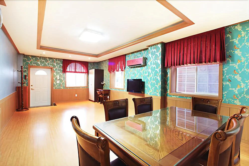 Ganghwa Haeneomi Pension