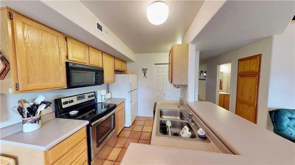 Adobe Dreams  3292 - 2 Br Condo